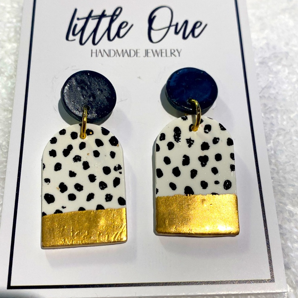 Handmade drop dangle ear rings. Made from clay.